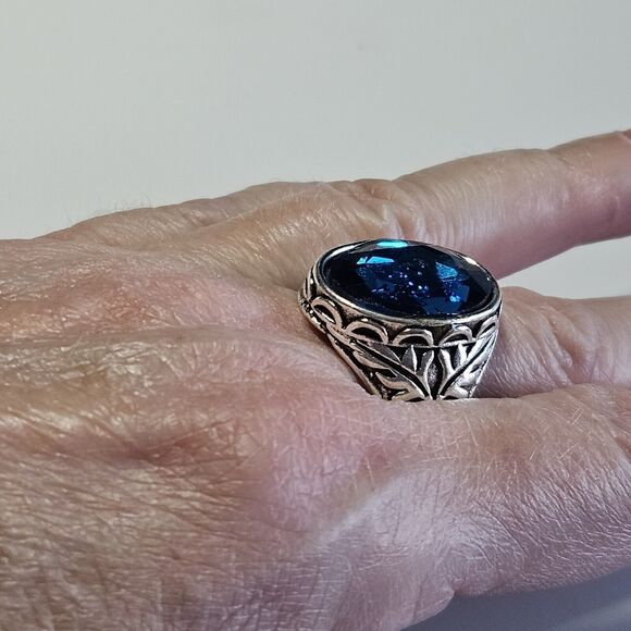 Silver Tone Blue Oval Faceted Rhinestone Ring Size 10.5 - Picture 3 of 10